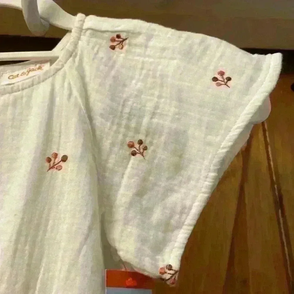 Cat and Jack Girls Off White Short Sleeve Knee Length Dress Size XS (4/5) NWT